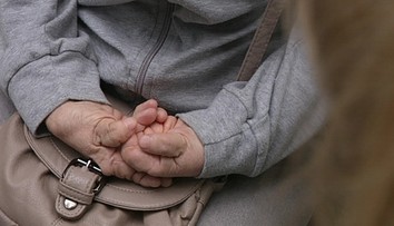 Veľké bolesti kĺbov, opuchy, obmedzená pohyblivosť. Ochorenie, ktoré sa nevyhýba ani deťom