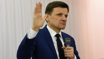 Milan Majerský je vydierateľný a pomáha Ficovi zložiť vládu, tvrdí Alojz Hlina