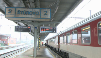 Primátor sa nevzdáva. V Štúrove chcú staničné hlásenie aj v maďarčine