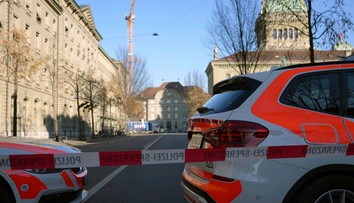 Vo Švajčiarsku zatkli muža v nepriestrelnej veste, našli na ňom stopy výbušnín