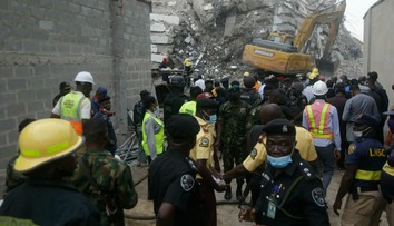 V Lagose sa zrútila luxusná bytovka vo výstavbe. Zavalila desiatky robotníkov