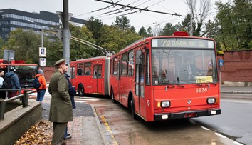 Na ceste naposledy. Bratislava sa rozlúčila s legendárnymi hranatými trolejbusmi