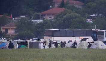 Gréci začali evakuovať utečenecký tábor v Idomeni