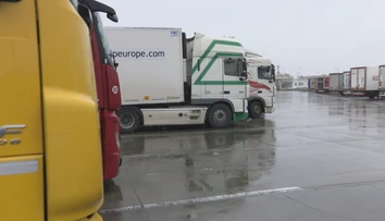 Česko prešlo na nový mýtny systém. Na spoločných hraniciach hrozí dopravný kolaps