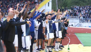 Kmotrík sľubuje pivo zdarma, Kucka dresy i prekvapenie. Slovan pozýva na majstrovské oslavy