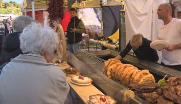 Vôňa cukroviniek, pečených klobás i burčiaku. Legendárny jarmok v Leviciach oslavuje 500 rokov