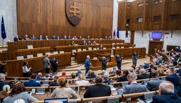 Konzervatívci opäť chcú v nedeľu zatvoriť obchody. Pomôcť to má manželstvám, rodinám a deťom