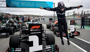 Predstavitelia seriálu F1 zverejnili kalendár podujatí na rok 2021