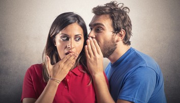 Klebetia muži viac ako ženy? Prieskum ukázal, ako sme na tom