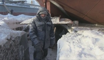 Majú jednu z najťažších prác na svete. Údržbári lodí na Sibíri pracujú, aj keď je mínus 60 stupňov