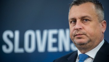 Dankova SNS chce presadiť, aby mohli poslanci sobášiť. Politikov to má priblížiť k bežným ľuďom