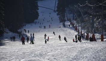 Tragická zrážka dvoch lyžiarov v Jasnej. Chlapec na mieste podľahol zraneniam