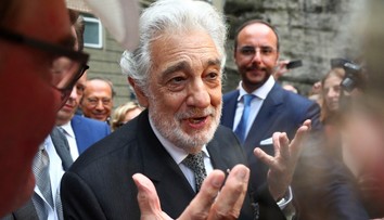 Plácido Domingo sa kajá za sexuálne obťažovanie žien. Chce zmeniť hudobný priemysel