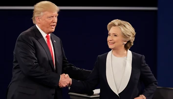 Trump tvrdí, že do Clintonovej mailov prenikla Čína hackerskými útokmi