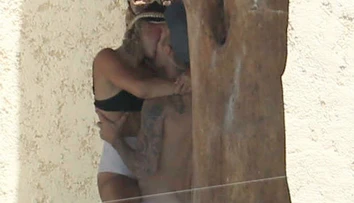 Bieber s mladučkou frajerkou na dovolenke: Toto si mohli nechať do spálne