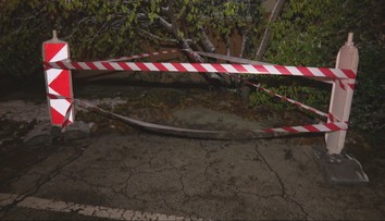 V bratislavskej Dúbravke sa ulicami valila voda. Najviac si to odnieslo gymnázium