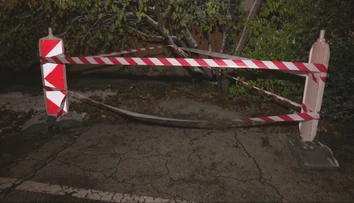 V bratislavskej Dúbravke sa ulicami valila voda. Najviac si to odnieslo gymnázium