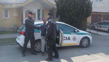Pri detskom ihrisku v Košiciach sa potuľoval muž, ktorý sa obnažoval. Zadržali ho policajti