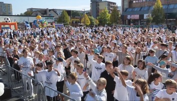 Tancovalo celé námestie. V Dubnici nad Váhom vytvorili nový slovenský rekord