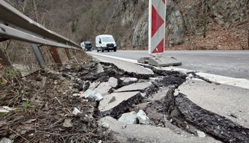 Riziko ďalšieho pádu skál pod Strečnom je stále vysoké, opäť zasadá krízový štáb