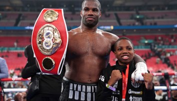 Som gladiátor, chcem ísť na vrchol. Favorizovaného Joshuu pred 96-tisíc divákmi knokautovala nová hviezda