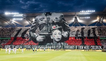 VIDEO: UEFA potrestala Legiu Varšava za transparent odkazujúci na vojnový masaker