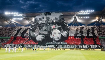 VIDEO: UEFA potrestala Legiu Varšava za transparent odkazujúci na vojnový masaker