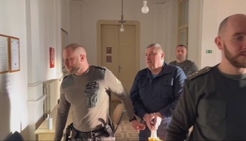 Očakávali verdikt, nakoniec pojednávanie odročili na neurčito. Dušana Kováčika vinia z úplatku