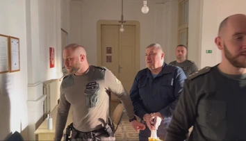 Očakávali verdikt, nakoniec pojednávanie odročili na neurčito. Dušana Kováčika vinia z úplatku