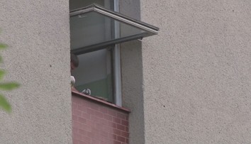 Chlapec (15) v Prahe prežil pád z 19. poschodia