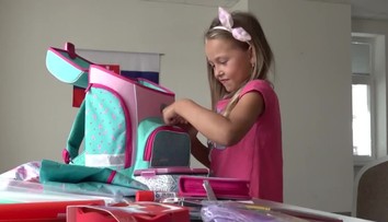 Rodičia prvákov dostanú tento mesiac zvýšený prídavok na dieťa