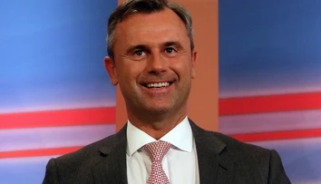 Rakúsky prezidentský kandidát Hofer vyzval na zákaz nosenia buriek