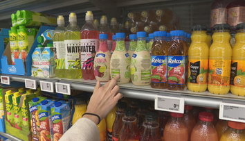 Nealko nápoje s pridaným cukrom budú drahšie. Dotkne sa to viacerých produktov