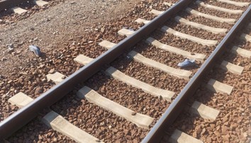 Je v kritickom stave a amputovali mu nohu. Senior chcel naskočiť do odchádzajúceho rýchlika