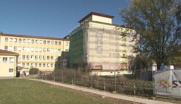 Musia rušiť lôžka a odkladať operácie. V bardejovskej nemocnici pre rekonštrukciu chystajú veľké sťahovanie