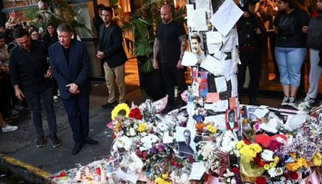 Mimoriadne ťažké chvíle. Otec zosnulého Liama Payna prišiel pred hotel v Argentíne