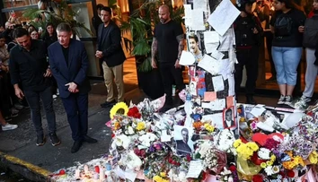 Mimoriadne ťažké chvíle. Otec zosnulého Liama Payna prišiel pred hotel v Argentíne