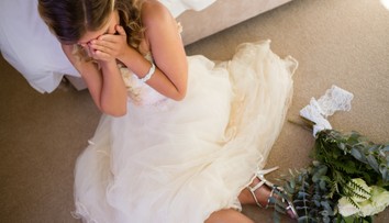 Španiel si založil zvláštny biznis. Za nie malý poplatok kazí svadby na prenájom