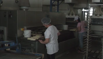 Mnohých Slovákov zrejme čakajú lepšie výplaty. Zvýšiť by sa mali príplatky za noc aj víkendy