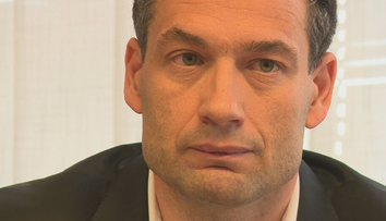 Bývalý šéf Všeobecnej zdravotnej poisťovne mal prijať státisícový úplatok