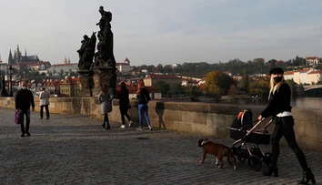 Českí poslanci žiadajú zásadné obmedzenie počtu ruských diplomatov