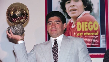 Prehra v pokri, splátka dlhov či krádež? Nájdená Maradonova Zlatá lopta pôjde do dražby, dediči sa búria