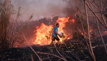 Lesné požiare v Grécku si vyžiadali prvú obeť