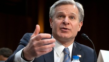 Šéf FBI odtajnil detaily atentátu na Trumpa. To, čo ho zasiahlo, nemusela byť guľka