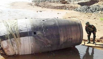 V Mjanmarsku spadol z oblohy záhadný objekt. Teraz ho skúmajú