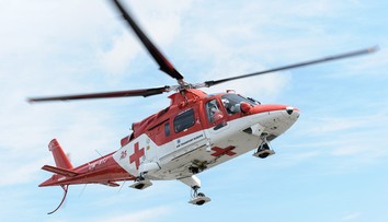 Chlapec (9) v Liptovskej Tepličke sa po páde zo stromu napichol na tyč