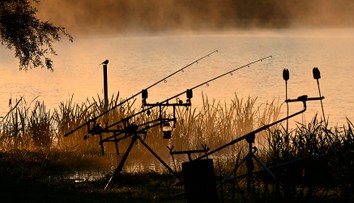 FOTO: Rybár kúpil dcére detskú ružovú udicu za deväť eur. Z vody s ňou vytiahol rekordného sumca