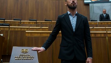 Odídenec od Matoviča zostáva v opozičných radoch. Viliam Tankó vstupuje do PS