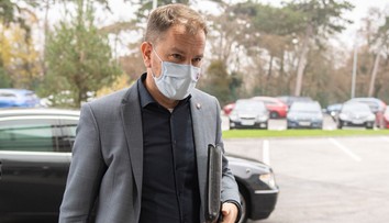 Premiér Matovič vypovedal na NAKA, s médiami po výsluchu nekomunikoval