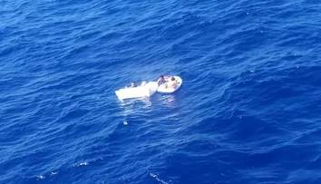 Obetovala svoj život, aby zachránila deti. Matka po stroskotaní lode dojčila potomkov, sama pila moč